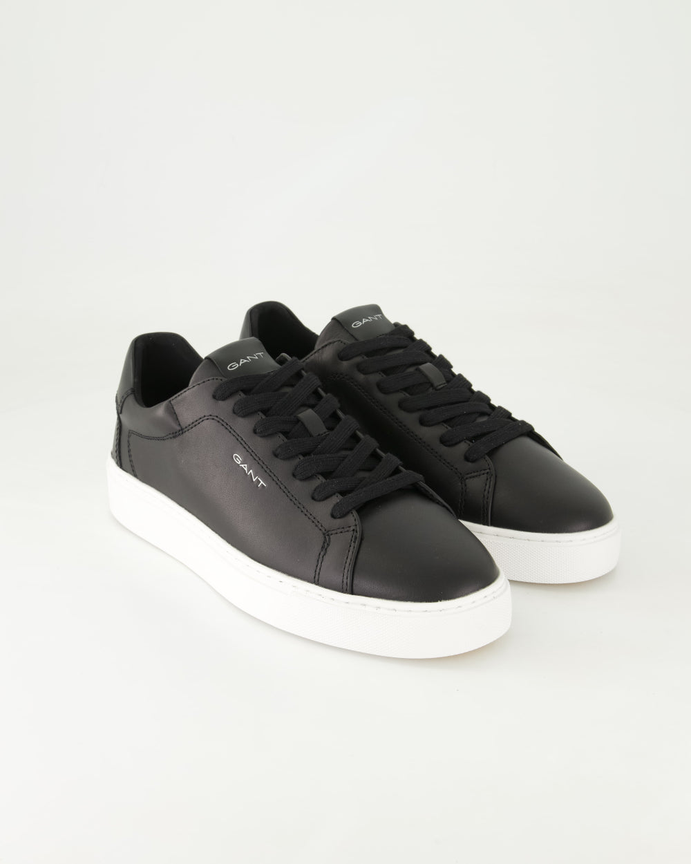 BASKETS EN CUIR