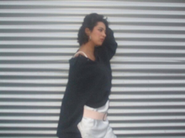 ROBE ASYMÉTRIQUE SATIN ET DENTELLE À BRETELLES