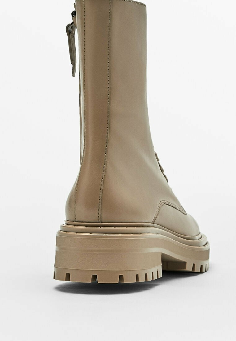 BOTTINES À LACETS MASSIMO DUTTI BEIGE