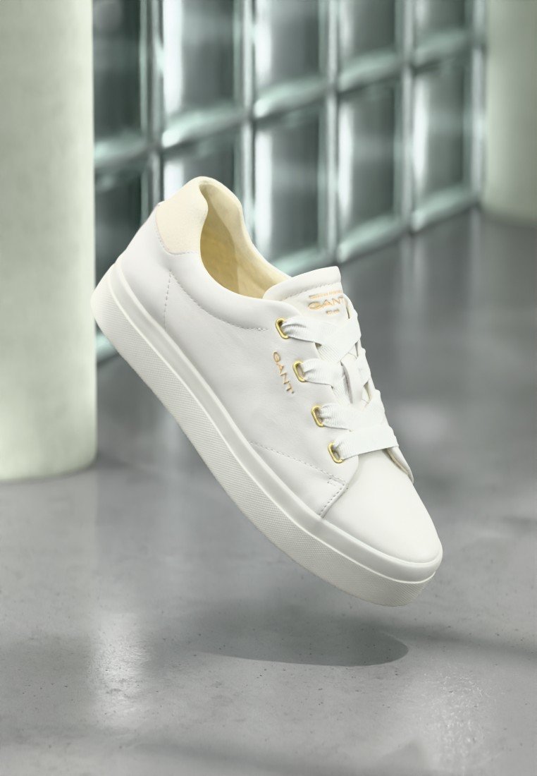 BASKETS EN CUIR
