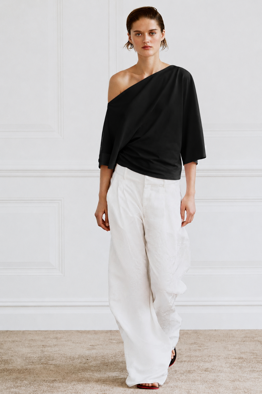 T-SHIRT ASYMÉTRIQUE À BOUTONS