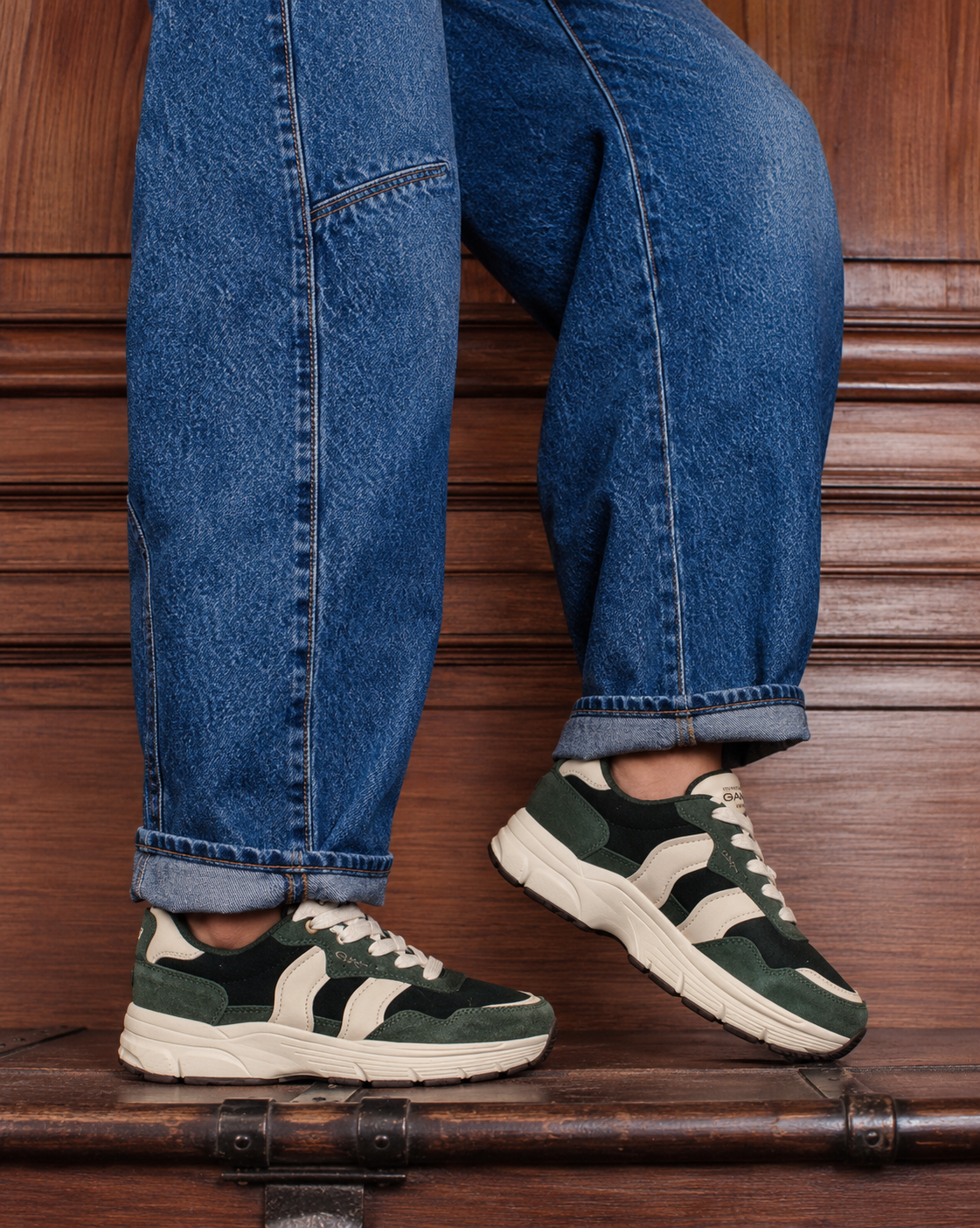 BASKETS EN CUIR