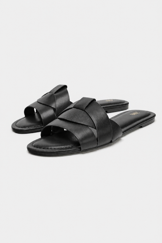 SANDALES PLATES EN CUIR CROISÉES