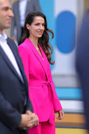 VESTE À COL SMOKING AVEC CEINTURE FUSHIA