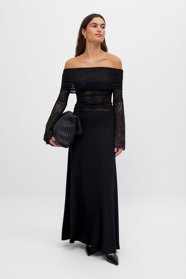 HAUT DENTELLE À ÉPAULES DÉNUDÉES