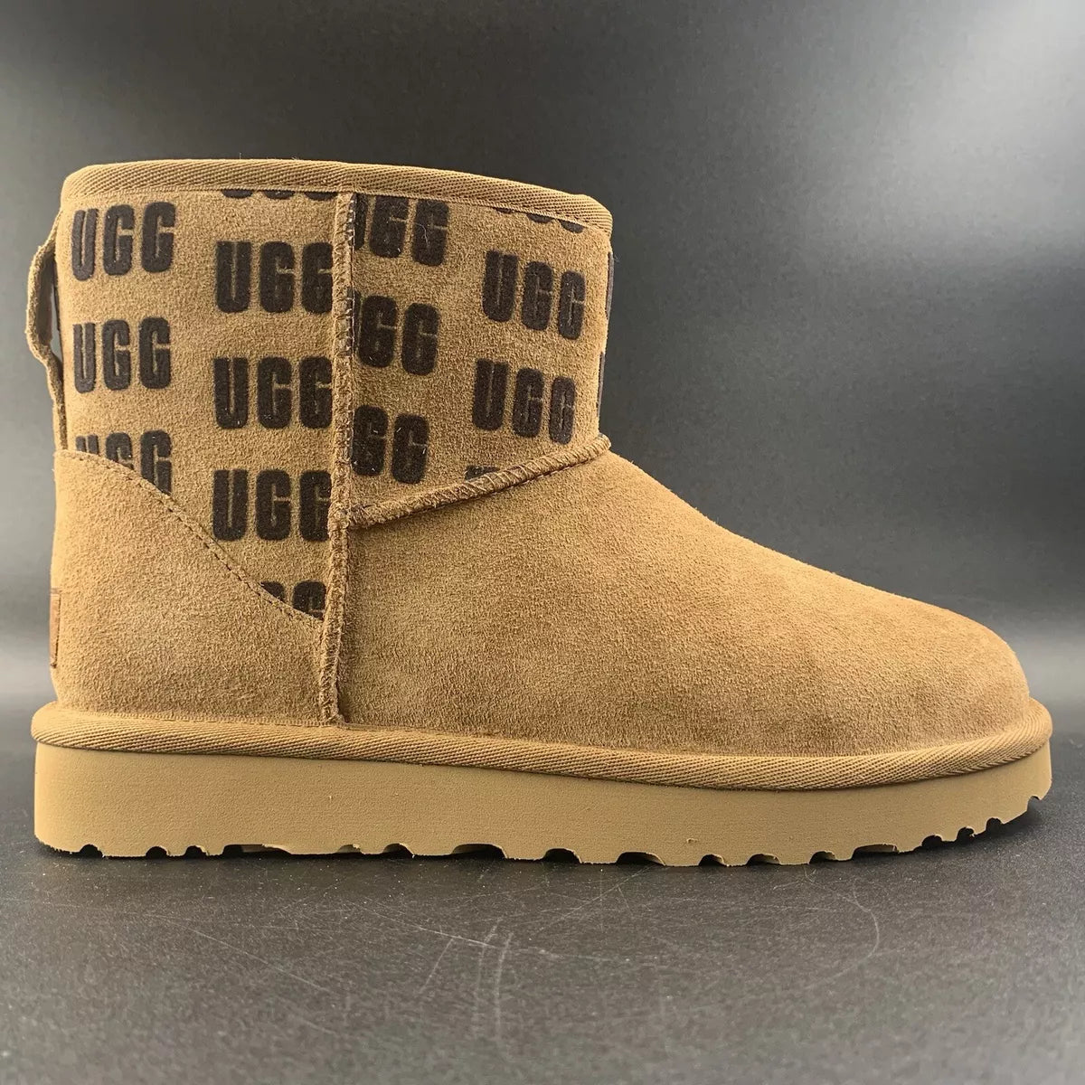 UGG BOTTE CLASSIC MINI II