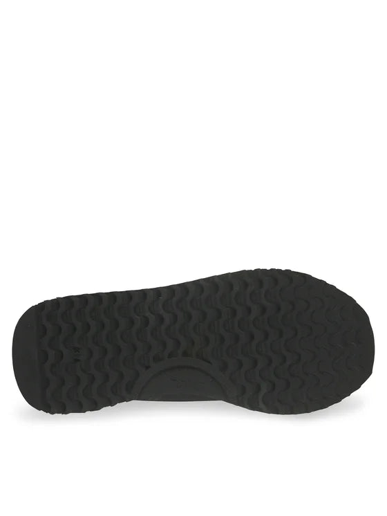 BASKETS EN CUIR