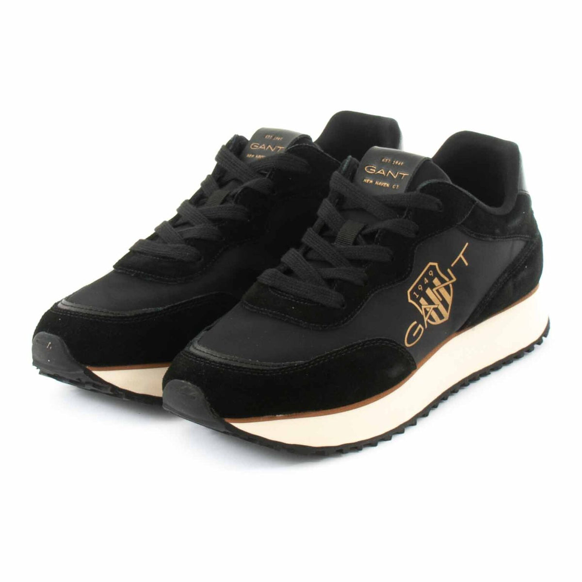 BASKETS EN CUIR