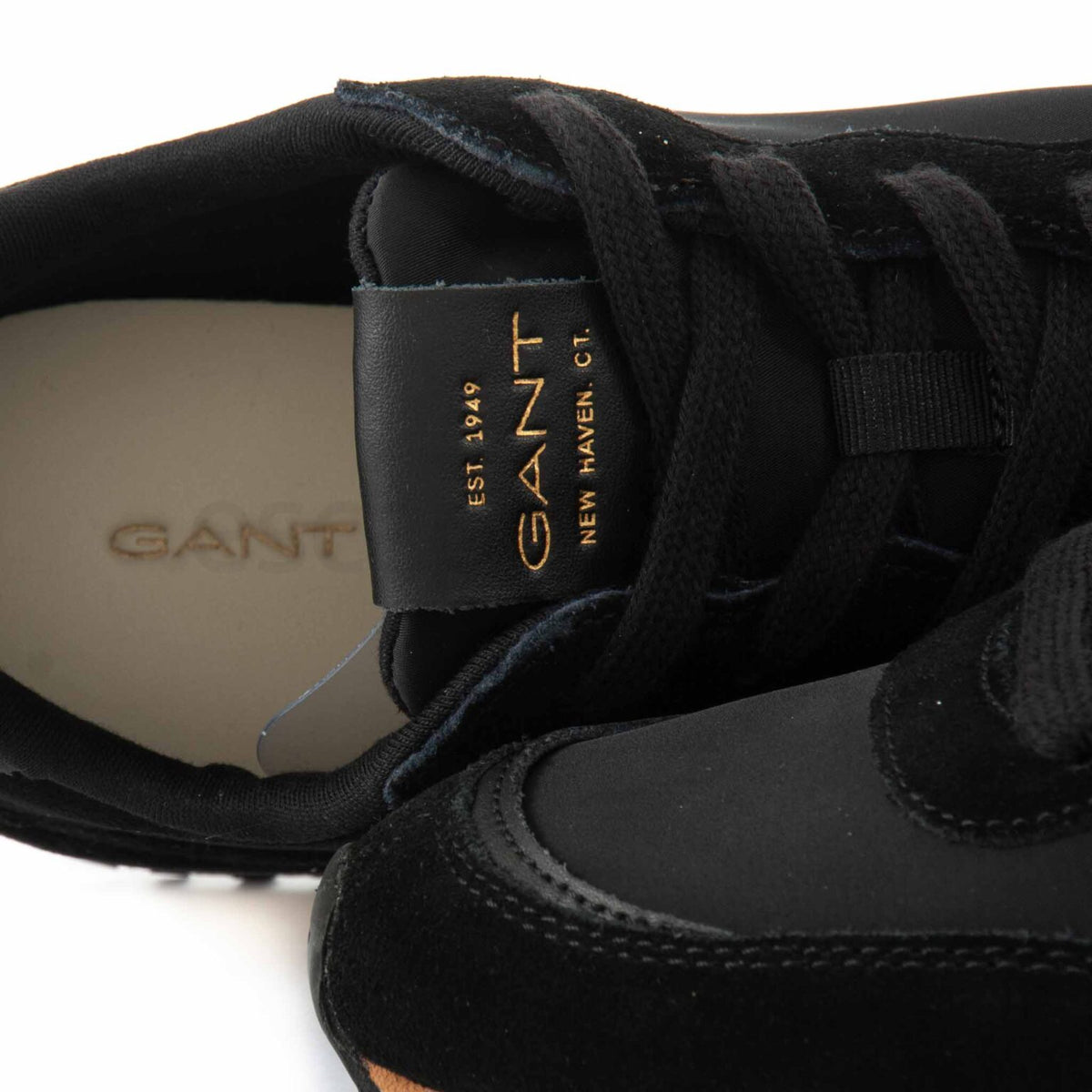 BASKETS EN CUIR