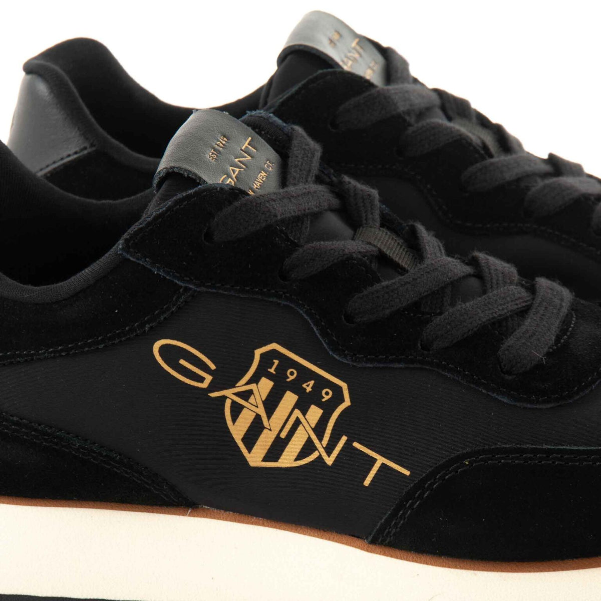 BASKETS EN CUIR